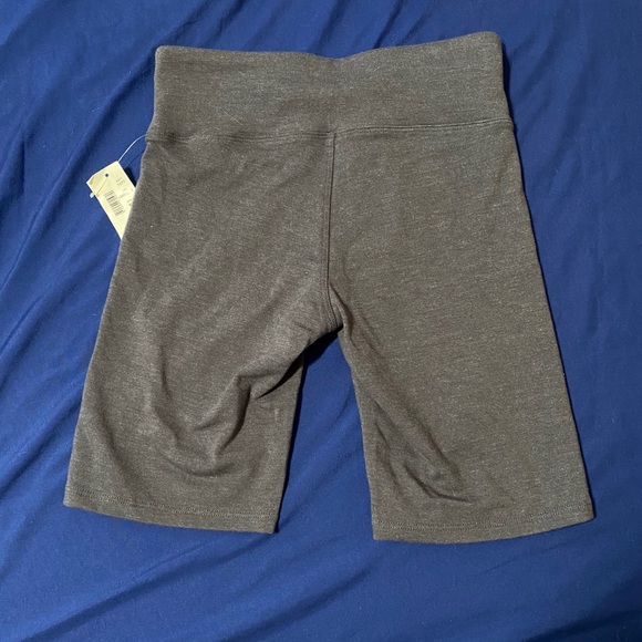 Grey aero biker shorts - Picture 2 of 2